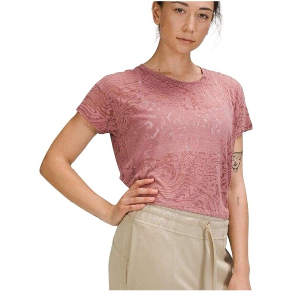 Lululemon Cropped Pink Patterned Top Size S/M - Picture 1 of 5